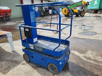 2001 Upright 107000-001 Electric Telescopic Lift