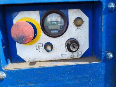 2001 Upright 107000-001 Electric Telescopic Lift - 6