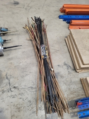 Qty of Steel Fencing Pins & Roll of Barbed Wire 