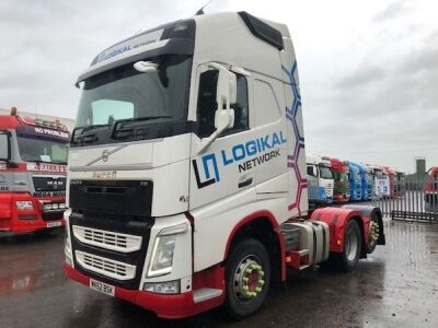 2013 Volvo FH Globetrotter 6x2 Tag Axle Tractor Unit - 2