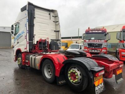 2013 Volvo FH Globetrotter 6x2 Tag Axle Tractor Unit - 4