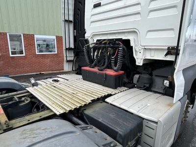 2016 MAN TGX 26.440 6x2 Midlift Tractor Unit - 6
