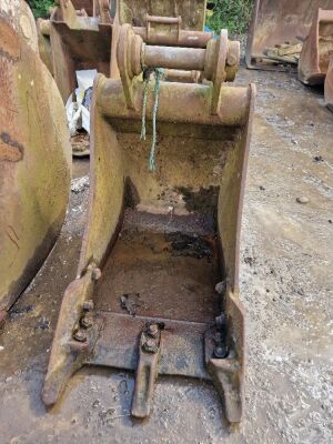 30" Digging Buckets - 50mm Pins - 2