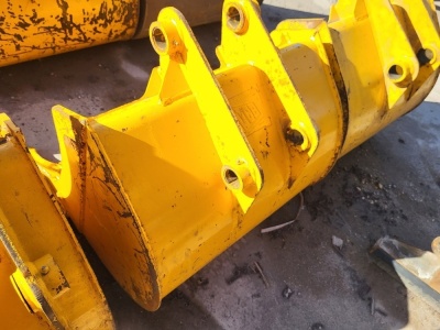 New JCB 2ft 6" Digging Bucket - 5