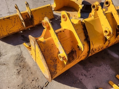 New JCB 24" Digging Bucket - 2