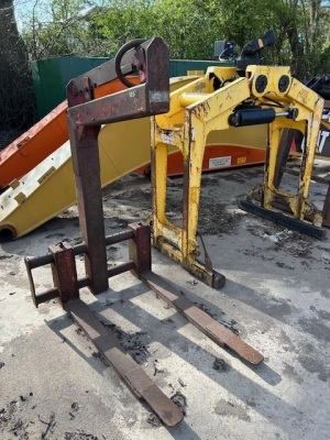 Crane Fork Attachment