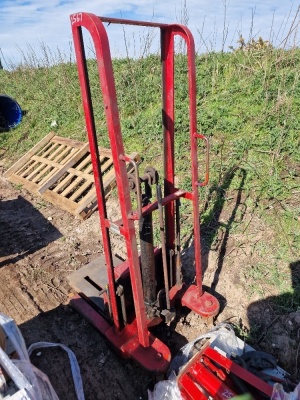 1995 Platyspus Diehandler Manual Stacker - 2