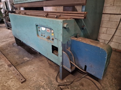Liveredge 200ton Upstroking Brake Press - 2
