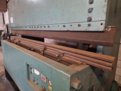 Liveredge 200ton Upstroking Brake Press - 3