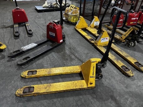 Total Source 2500kg Pallet Truck