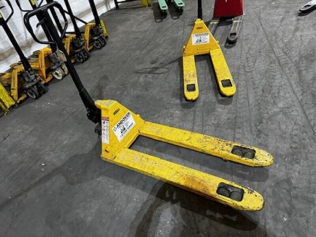 Total Source 2500kg Pallet Truck