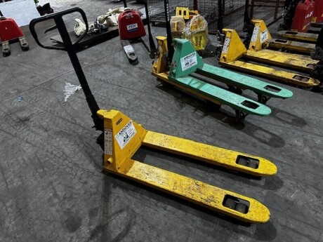 Total Source 2500kg Pallet Truck