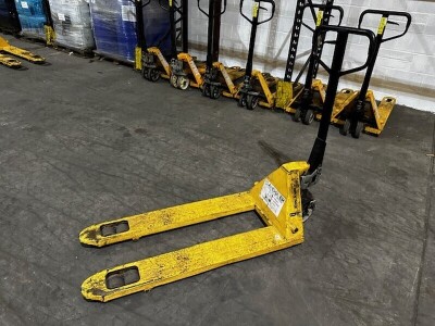 Total Source 2500kg Pallet Truck