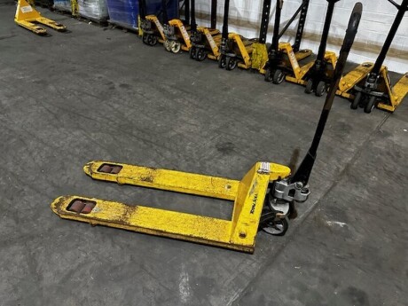 Total Source 2500kg Pallet Truck