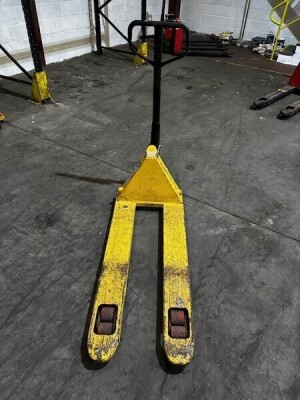 Total Source 2500kg Pallet Truck - 2