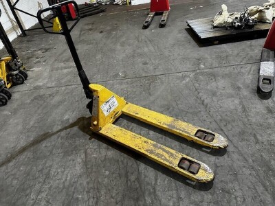 Total Source 2500kg Pallet Truck