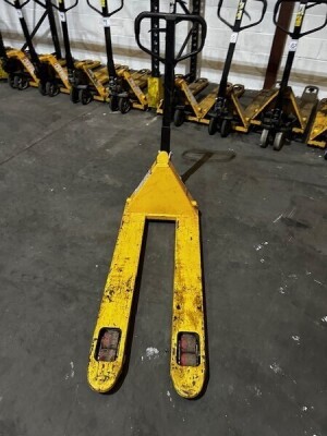 Total Source 2500kg Pallet Truck - 2