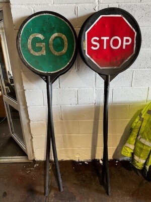 4x STOP & GO Signs