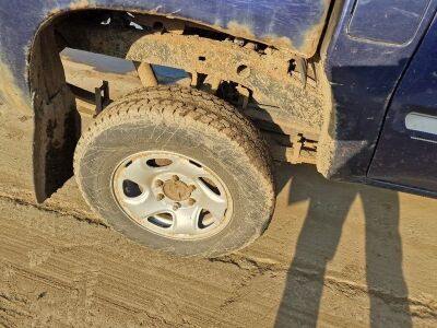2004 Toyota Hilux D4D Double Cab Pickup - 13