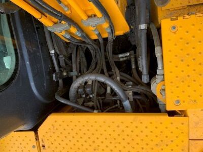 2018 JCB JS131LC+ Excavator - 12