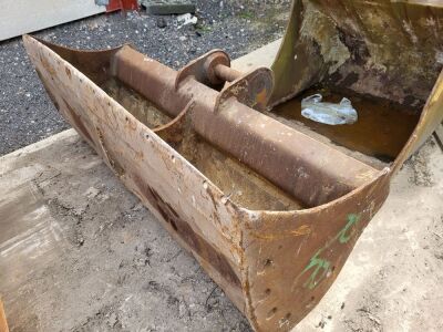 7ft Ditching Bucket - 80mm Pins