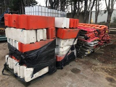 Qty of Plastic Safety Fencing Panels and Blocks  - 6