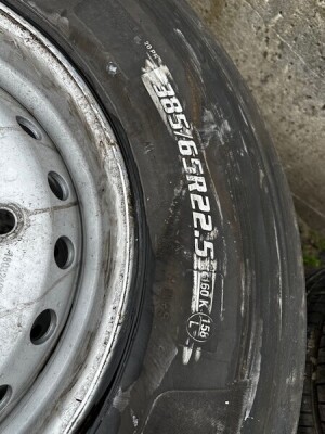 2x 385/65R22.5 Tyres & Rims - 3