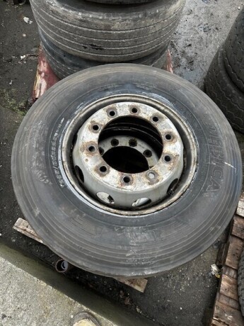 2x 295 80 R22.5 Tyres & Rims