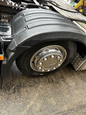 2014 Volvo FH460 Globetrotter 6x2 Midlift Tractor Unit - 11