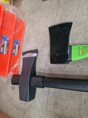 2x Axes - 2