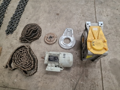 2 x Electric Motors, Chains, Cogs