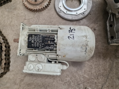 2 x Electric Motors, Chains, Cogs - 3