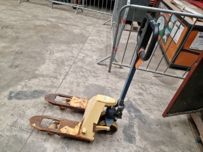 2500kg Short Arm Pallet Truck 