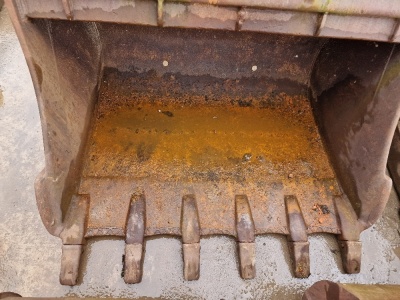 5ft 6" Digging Bucket 90mm Pins - 2