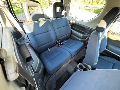 2002 Suzuki Jimny - 10