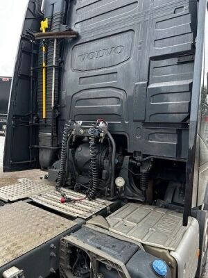 2015 Volvo FH16 750 6x2 Midlift Tractor Unit - 13