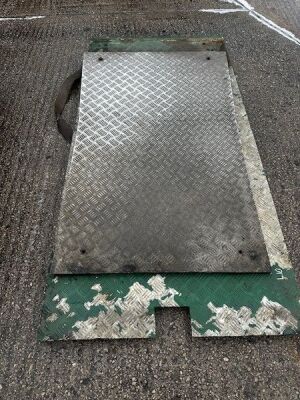 2x Chequer Plate Cat Walks - 2