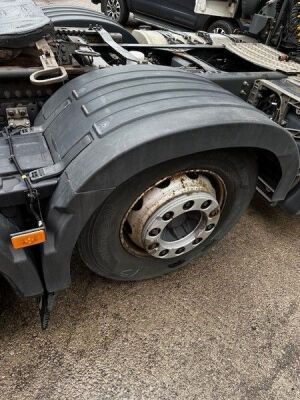 2016 Volvo FH 6x2 Midlift Tractor Unit - 13
