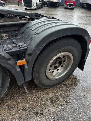 2016 Volvo FH500 XL Globetrotter 6x2 Midlift Tractor Unit - 9