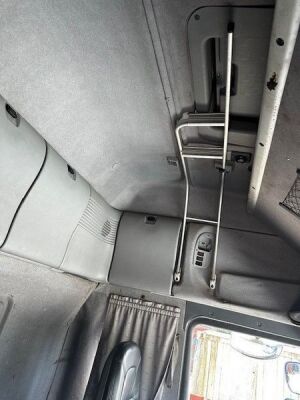 2000 Scania T420 6x2 Midlift TCab Tractor Unit - 23