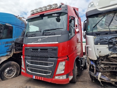 2013 Volvo FH460 6x2 Rear Lift Tractor Unit 