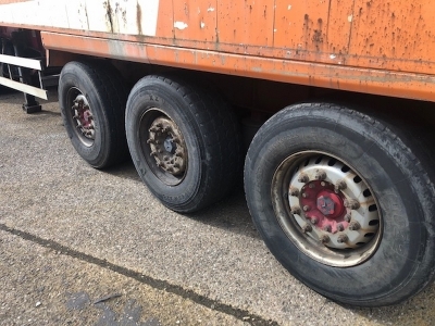 2004 United  60yrd³ Alloy Body Tipping Trailer  - 7