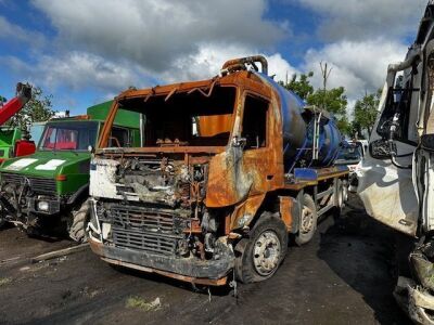 2013 Volvo FM 8x2 Rear Steer Tanker