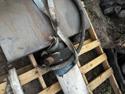 Edbro Tipping Ram & Hydraulic Tank - 4