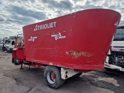 Trioliet Solomix 2-1800 Single Axle Drawbar Feeder - 4