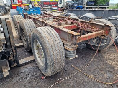 2001 Triaxle Trailer Chassis Section, SAF Axles, Disc Brakes 