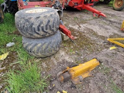 JCB Pickup Hitch, 2 x Rims & Tyres 