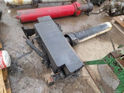 Hydraulic Ram & Reserve Tank