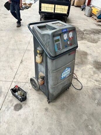 2004 Robinair AC600 PRO Vehicle Air Conditioning Machine