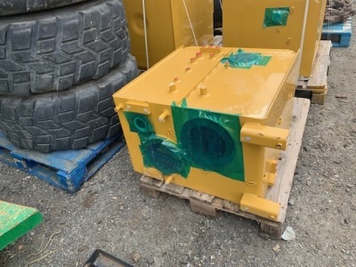 CAT Hydraulic Tank (New & Unused)  - 3